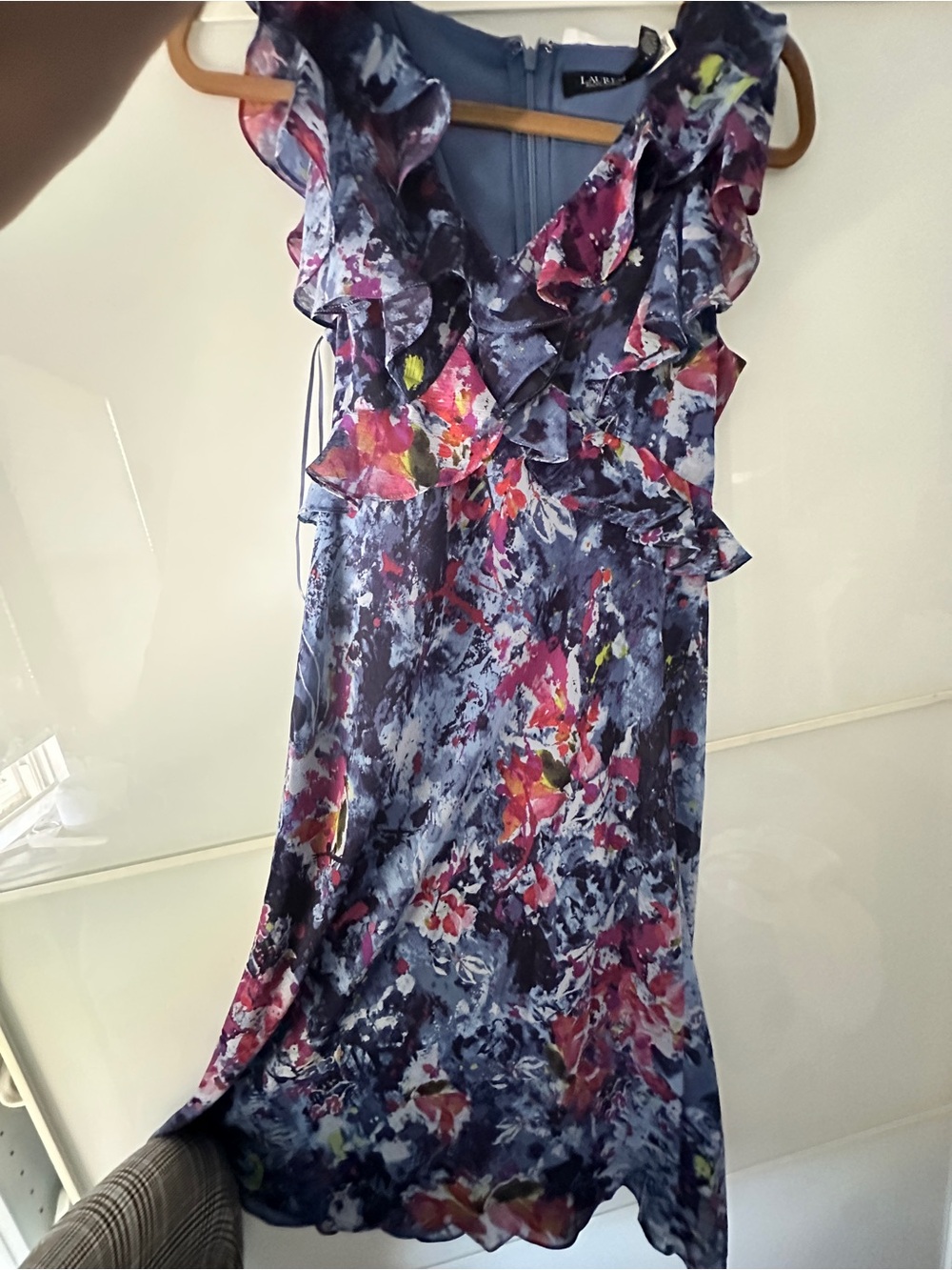 Brand new with tags ! Ralph lauren spring/summer dress size 4. Hits below knee